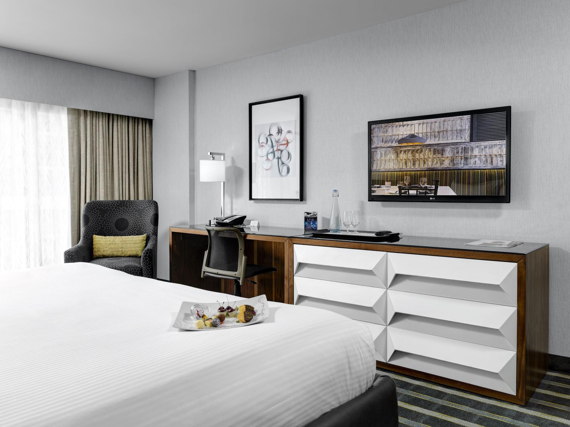 Hotel Arts Калгари Экстерьер фото