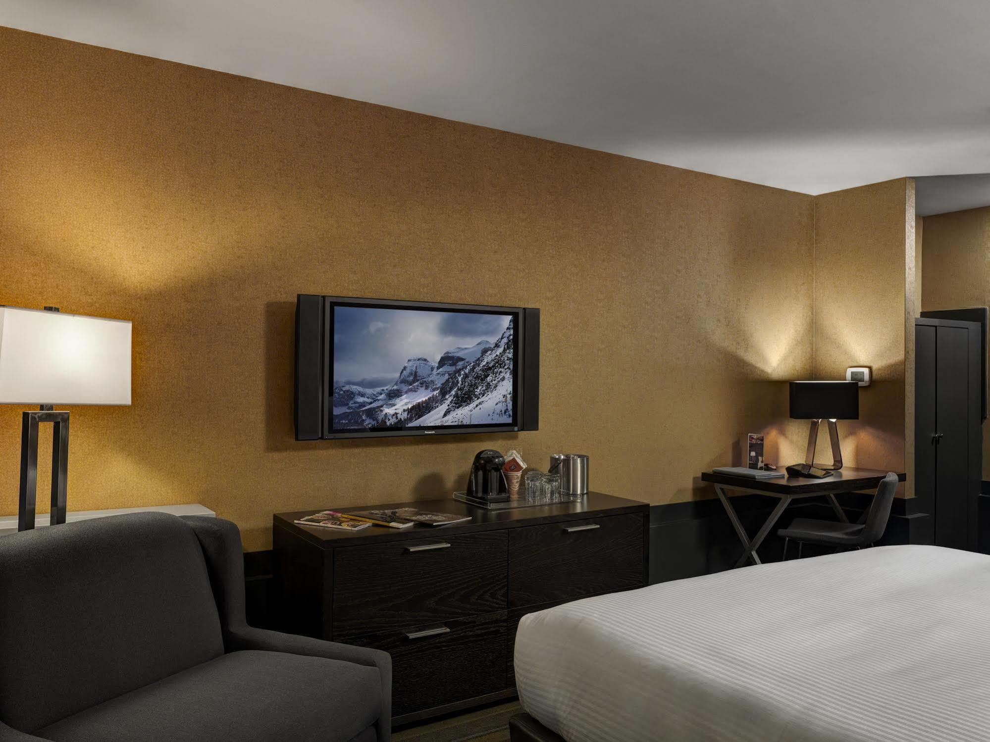 Hotel Arts Калгари Экстерьер фото